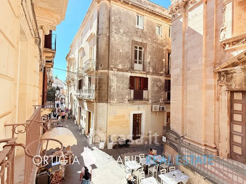 Aed - Quadrilocale with Balconies in Ortigia, Siracusa