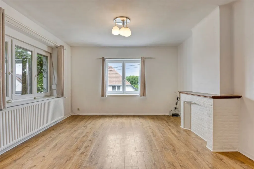 4 magamistoaga maja asukohas Court-Saint-Etienne