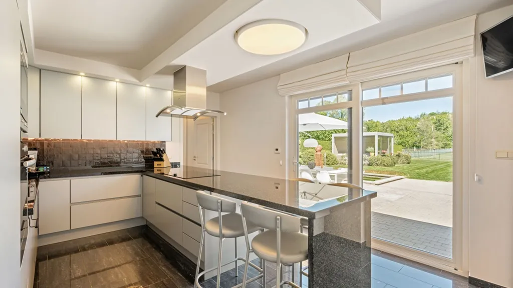 Kitchen - Stately Villa with Garden in Romershoven