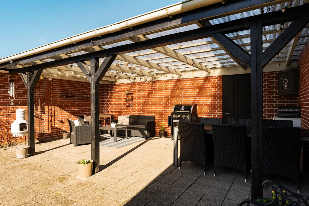Terrasse - 1-Plan Villa with South-Facing Terrace in Quiet Area