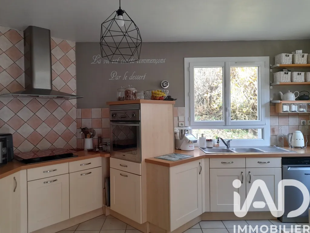 Köök - Charming House with Large Garage in Le Haut-Bréda