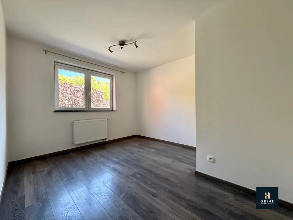 Toad - Ground Floor Flat with Parking near Andenne