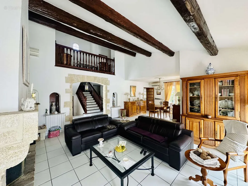 Elutuba - Independent House with Pool in Lattes Centre