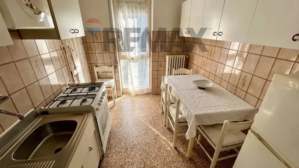 Cuisine - Spacious Apartment with Balcony in Lovere
