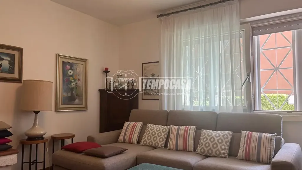 Salón - Terraced Villa with Garden in Lodi