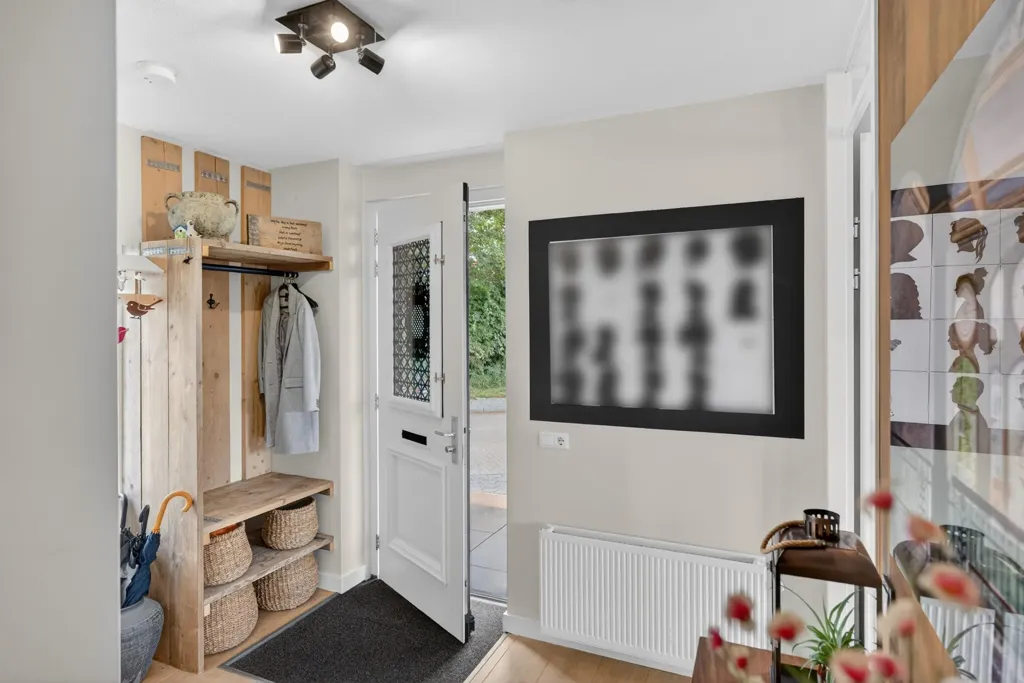 Hallway - Half-Freestanding House with Harbour View in Oude-Tonge