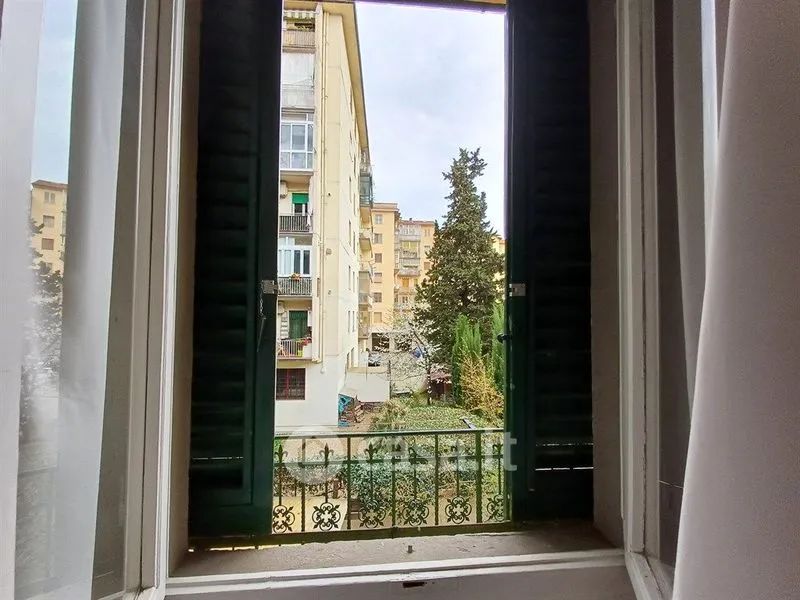 Pièces - Armed Trilocale with Balcony in Florence