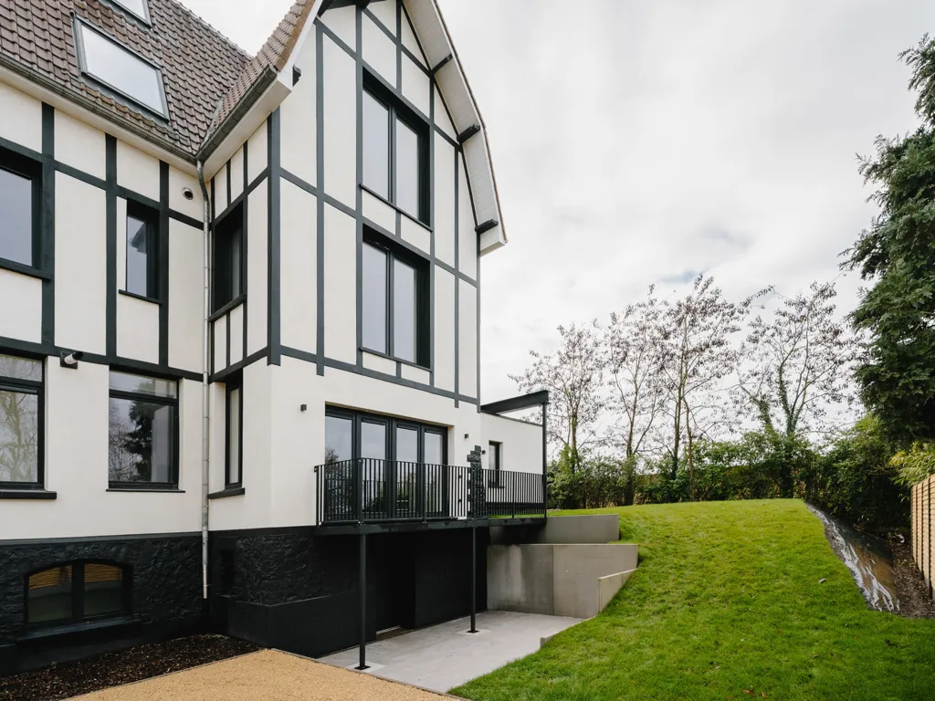 Välivaade - Renovated Apartment with Lake View in Genval