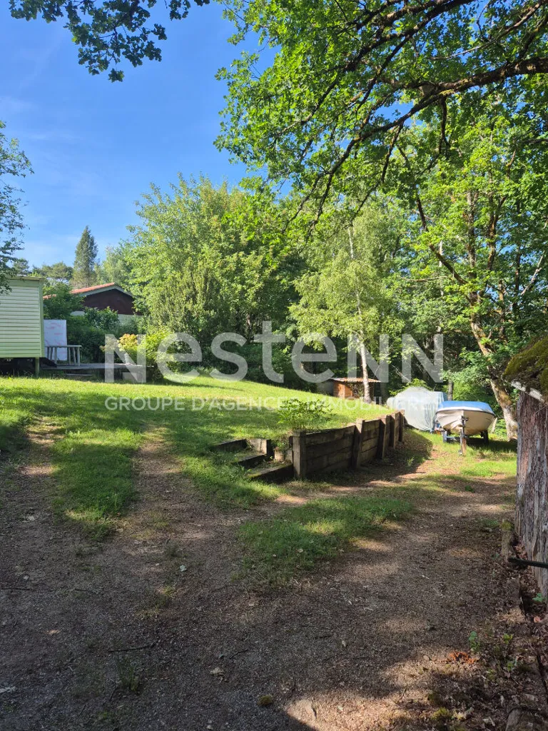 Jardin - Terrain Viabilisé au Bord de l'Eau près d'Aurillac
