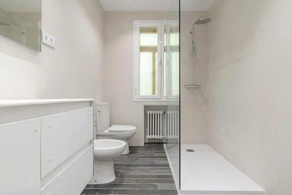 Salles de bain - 4-Bedroom Flat with Air Conditioning in Goya