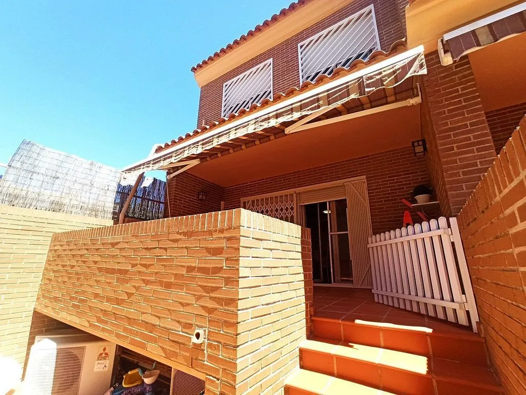 Terrasse - Semi-Detached House with Pool in Los Girasoles