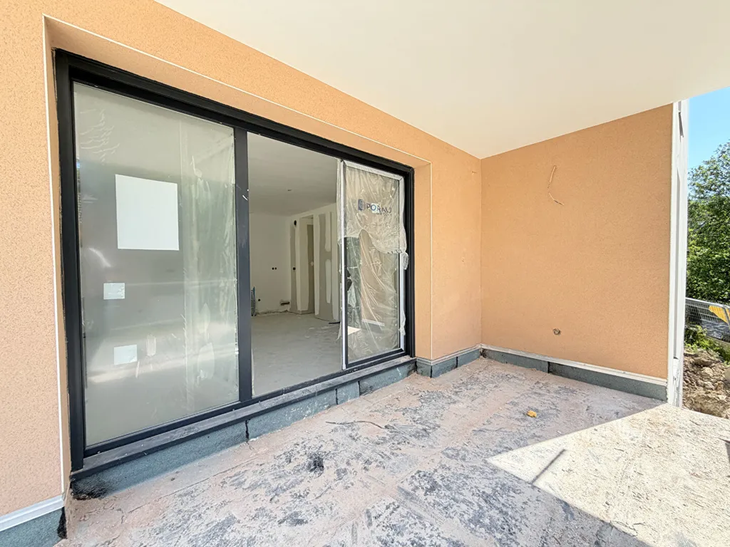 Terrass - Modern Flat with Terrace in Saint-Félix