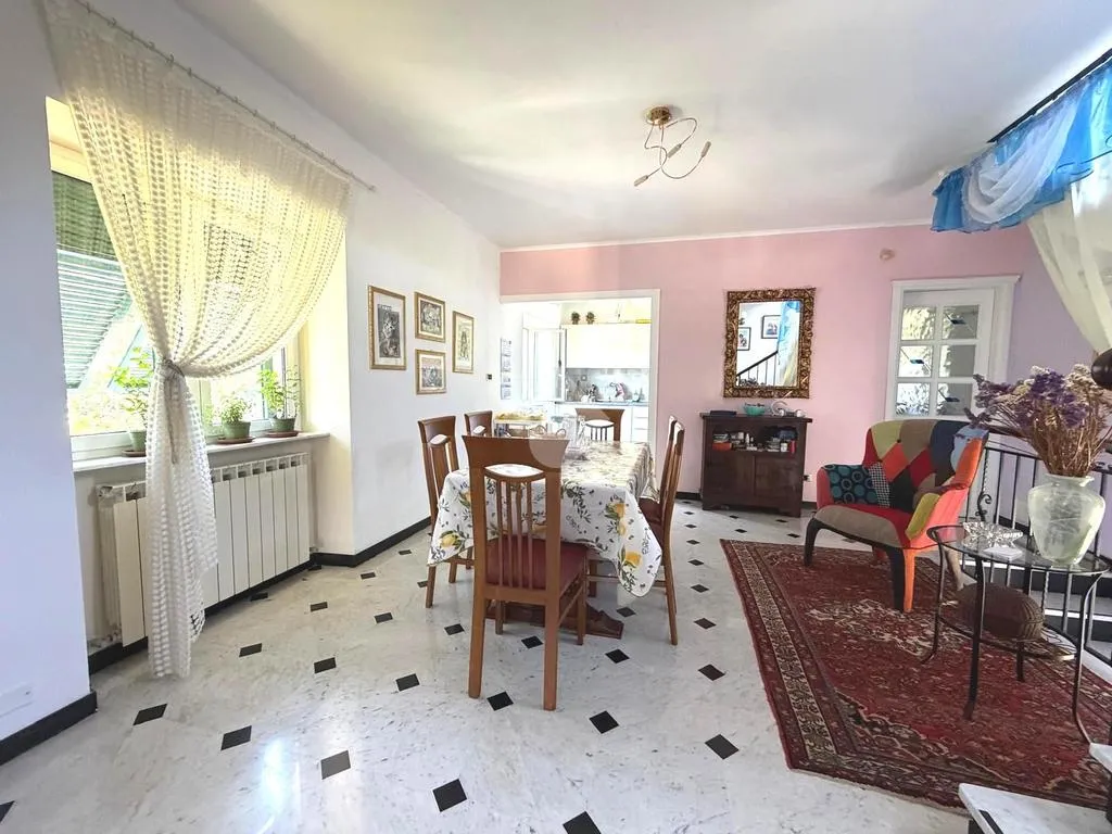 Salle à manger - Villa with Terrace and Garden in Serra Riccò