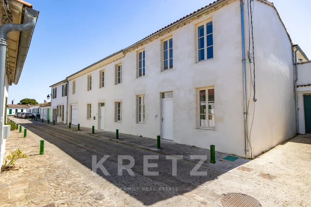 Exterior - Renovated House with Pool in La Flotte