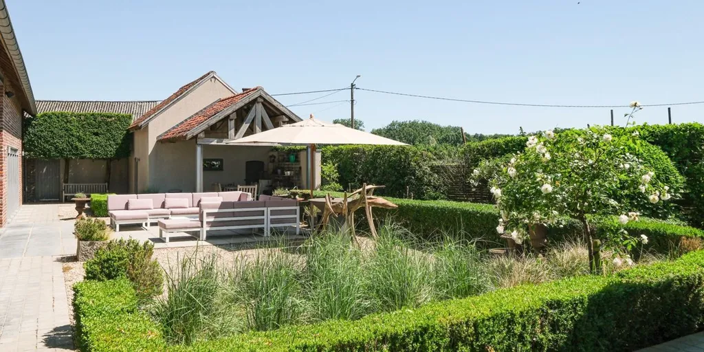 Aed - Renovated Farmhouse with Garden in Stevoort