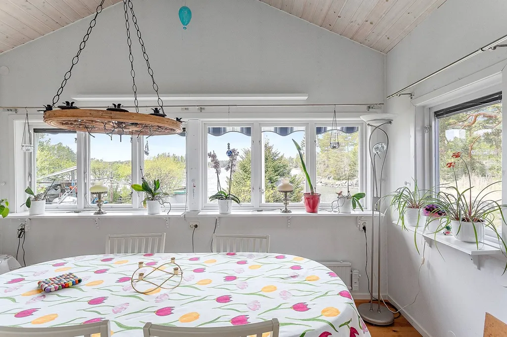 Söögituba - Villa with Private Pier near Olsvik Coast