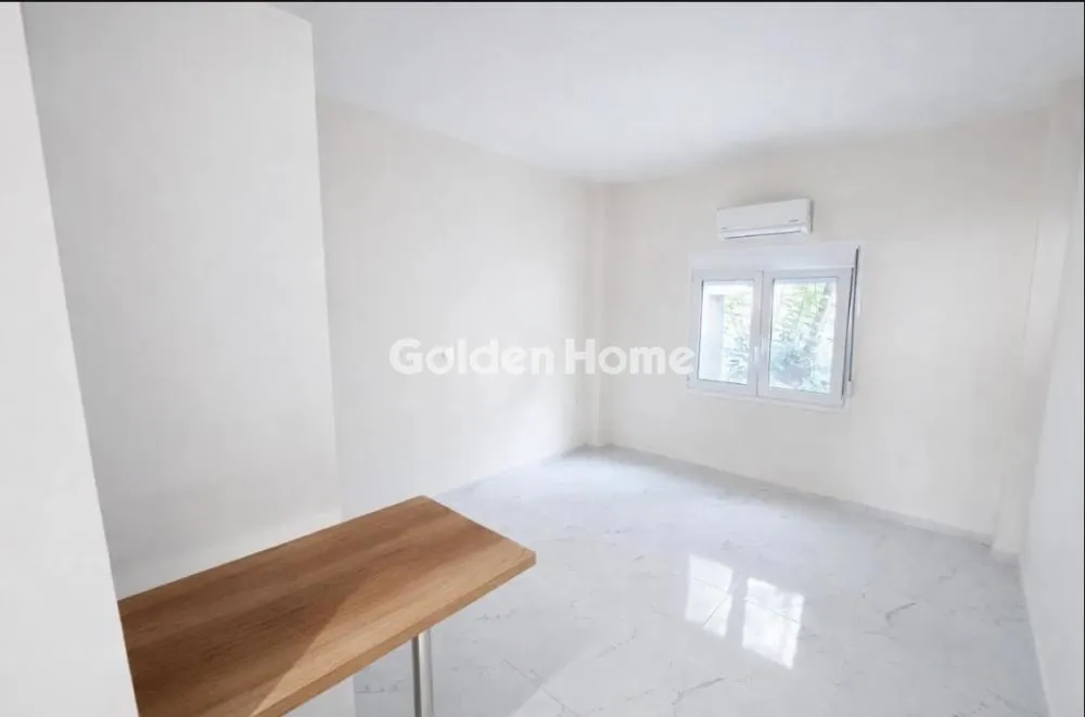 Toad - Fully Renovated Flat with Balcony in Patissia