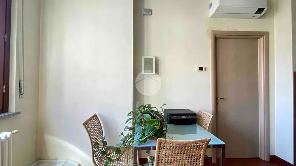 Kabinet - Rustic Flat with Balcony in Asti