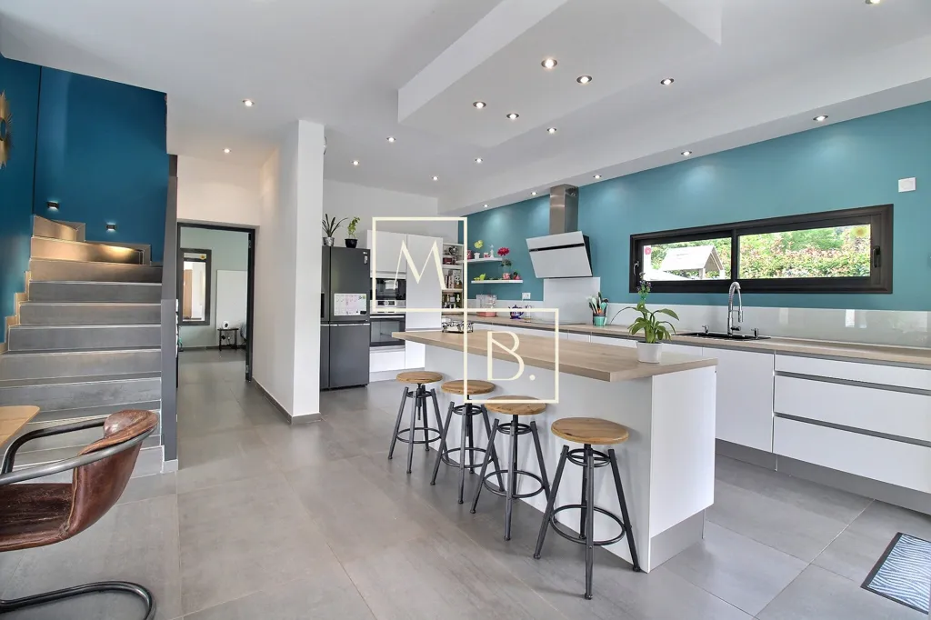 Köök - Contemporary Villa with Pool in Montarnaud