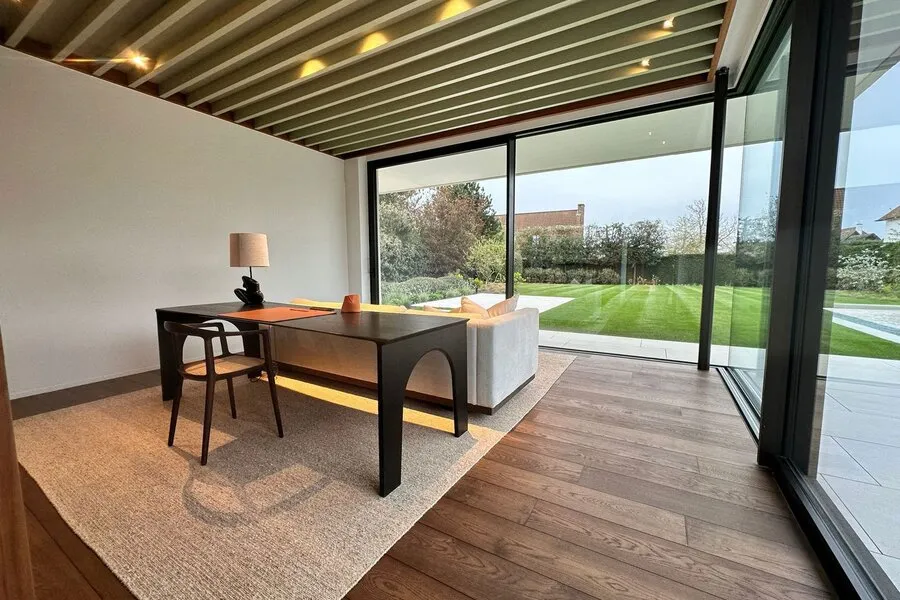Séjour - Villa Nouvelle Construction avec Piscine à Knokke