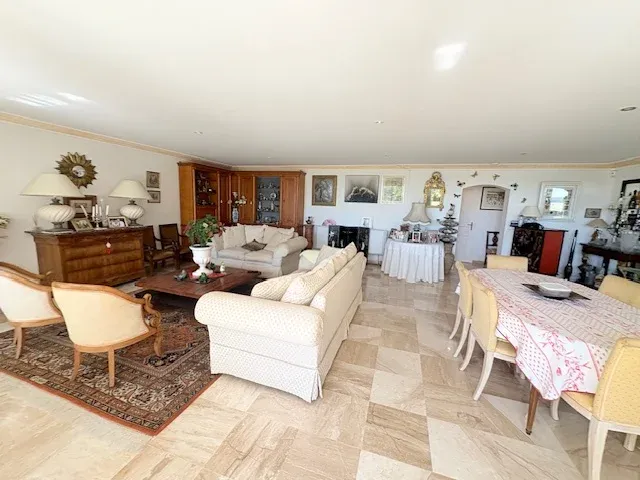 Söögituba - Luxury Apartment with Sea View in Cannes