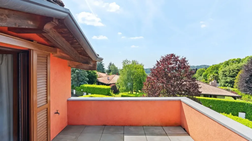 Balcone - Villa with Lake View in Montorfano