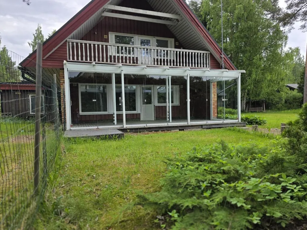 Välivaade - Modernised House with Balcony and Sauna in Helsinki
