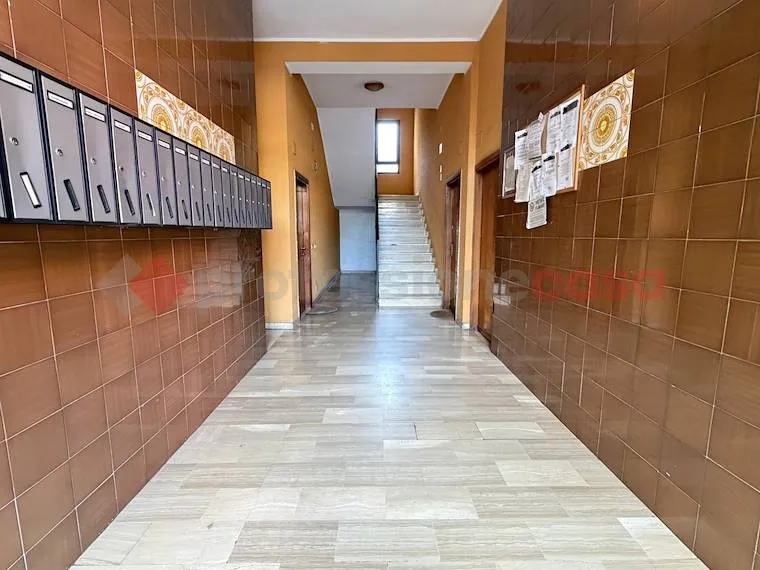 Esik - Rearranged 2-Bedroom Apartment in Cesano Boscone