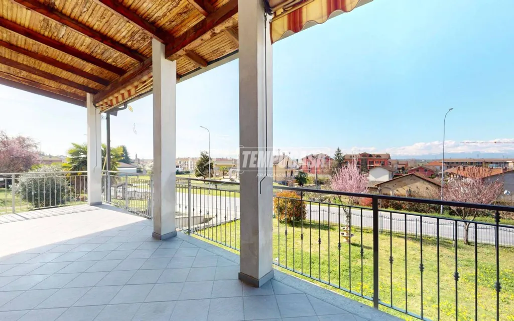 Terrass - Villa with Garden and Panoramic View in Bra
