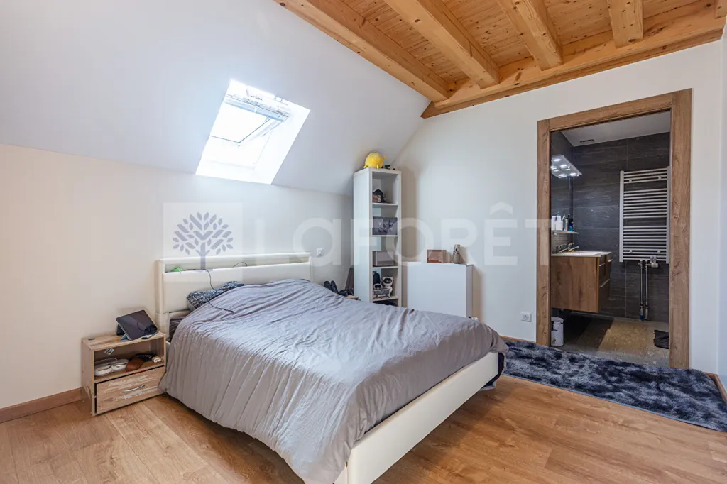 Chambres - Appartement Duplex T5 avec Cave à Seynod