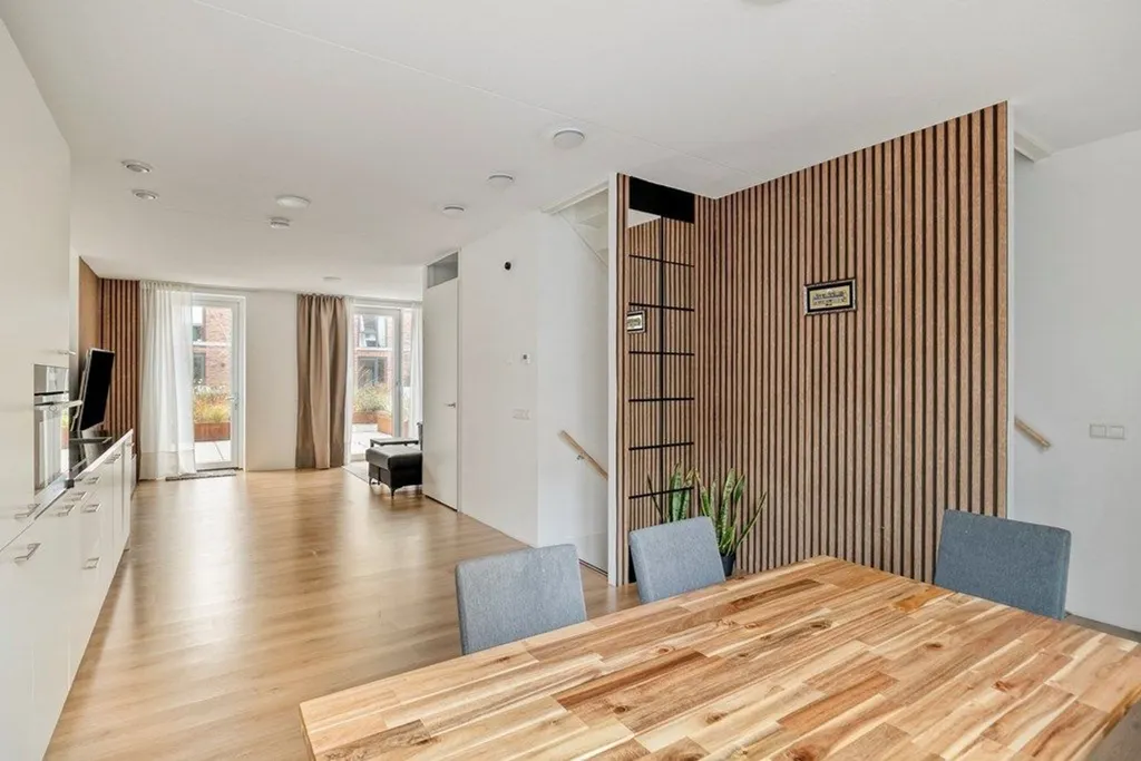 Salle à manger - 4-Bedroom Tussenwoning with Garden in Hillegersberg, Rotterdam