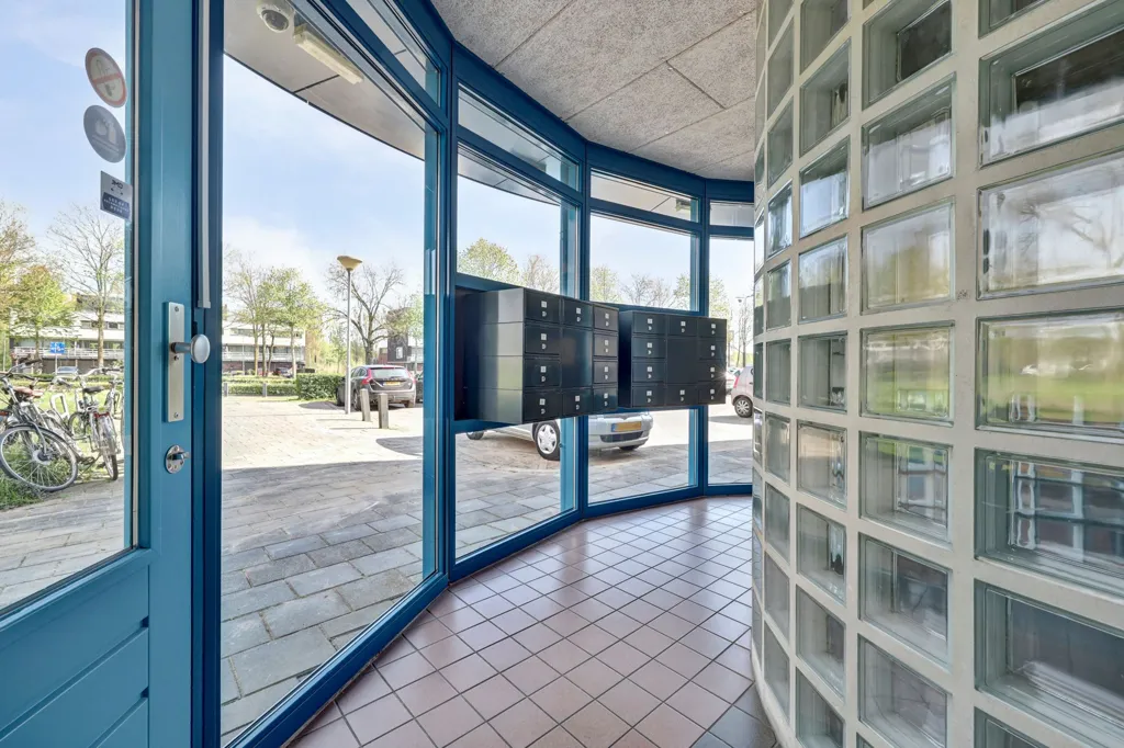 Ingresso - Modernised 3-Bedroom Apartment with Balcony in Westerpark