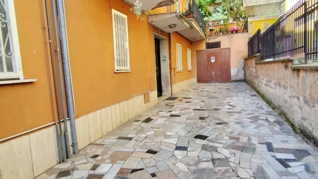 Aed - Bilocale with Private Garden in Rome