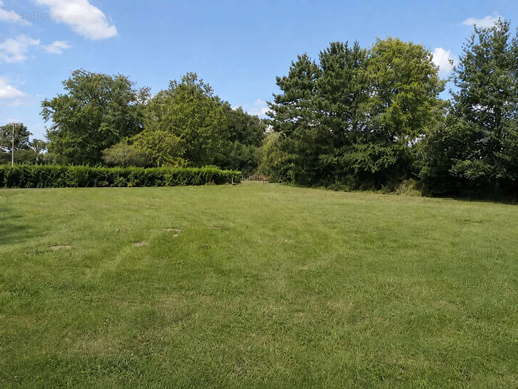 Jardin - Longère de Caractère avec Jardin dans l'Indre