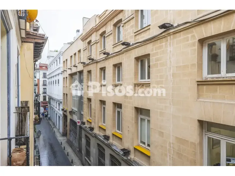 Välivaade - Modern Studio Flat with Balcony in Madrid Centre