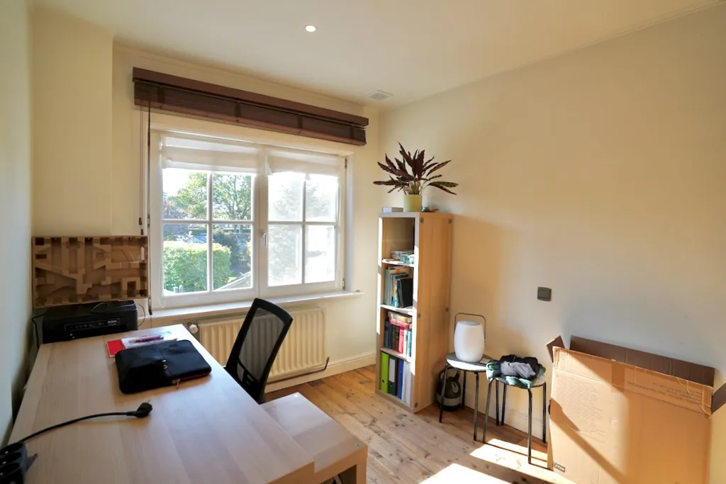 Bureau - Maison Rénovée avec Terrasse à Sleidinge