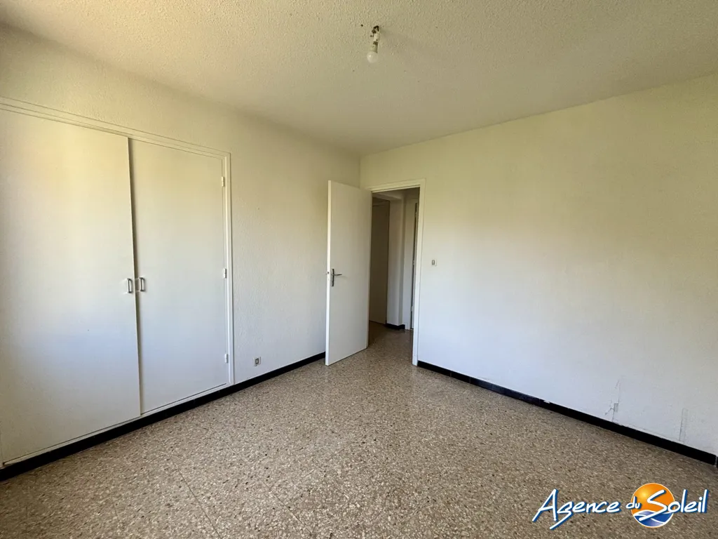 Toad - 3-Bed Flat with Balcony in Narbonne