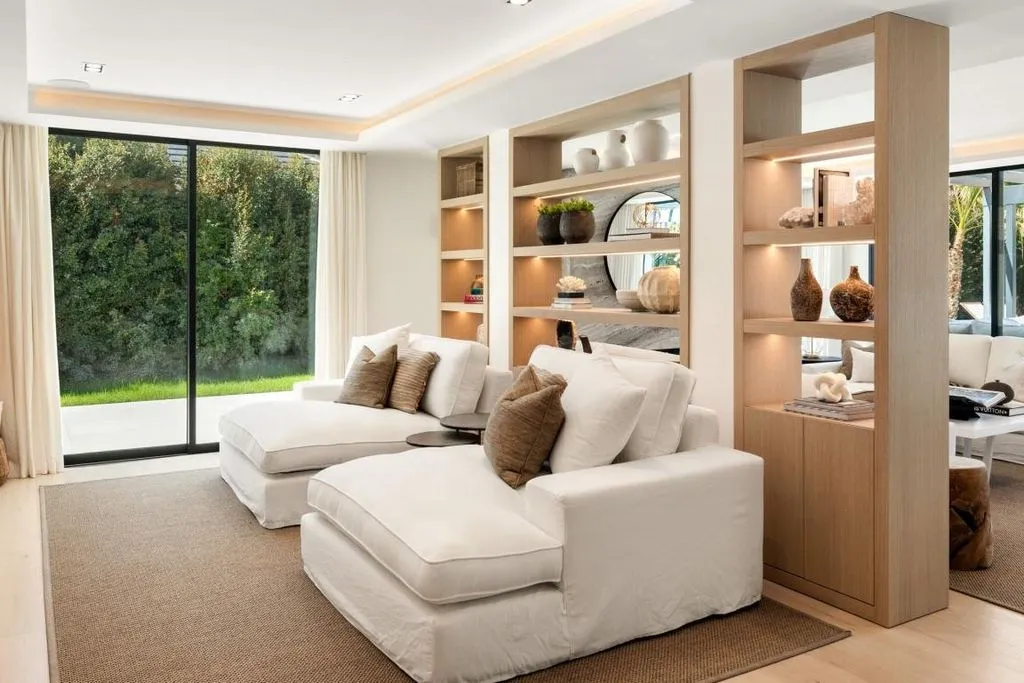 Elutuba - Contemporary Villa with Pool in Nueva Andalucia