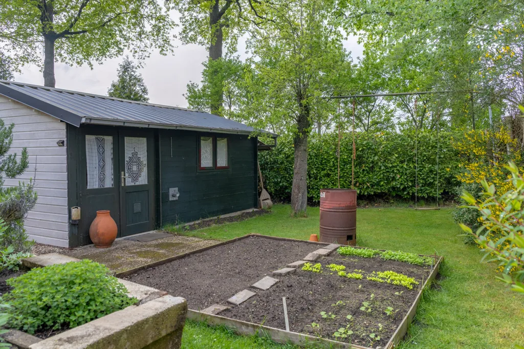 Garden - Detached House with Garden in Oene