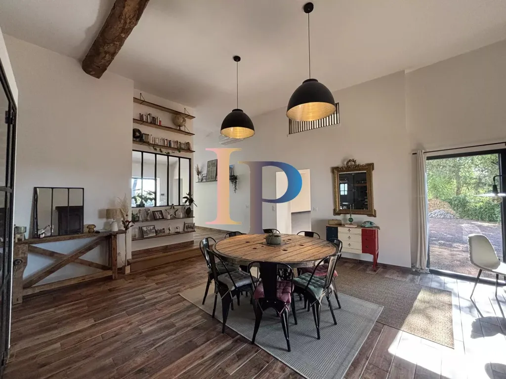 Salle à manger - Maison en Pierre Rénovée avec Piscine près de Charlieu