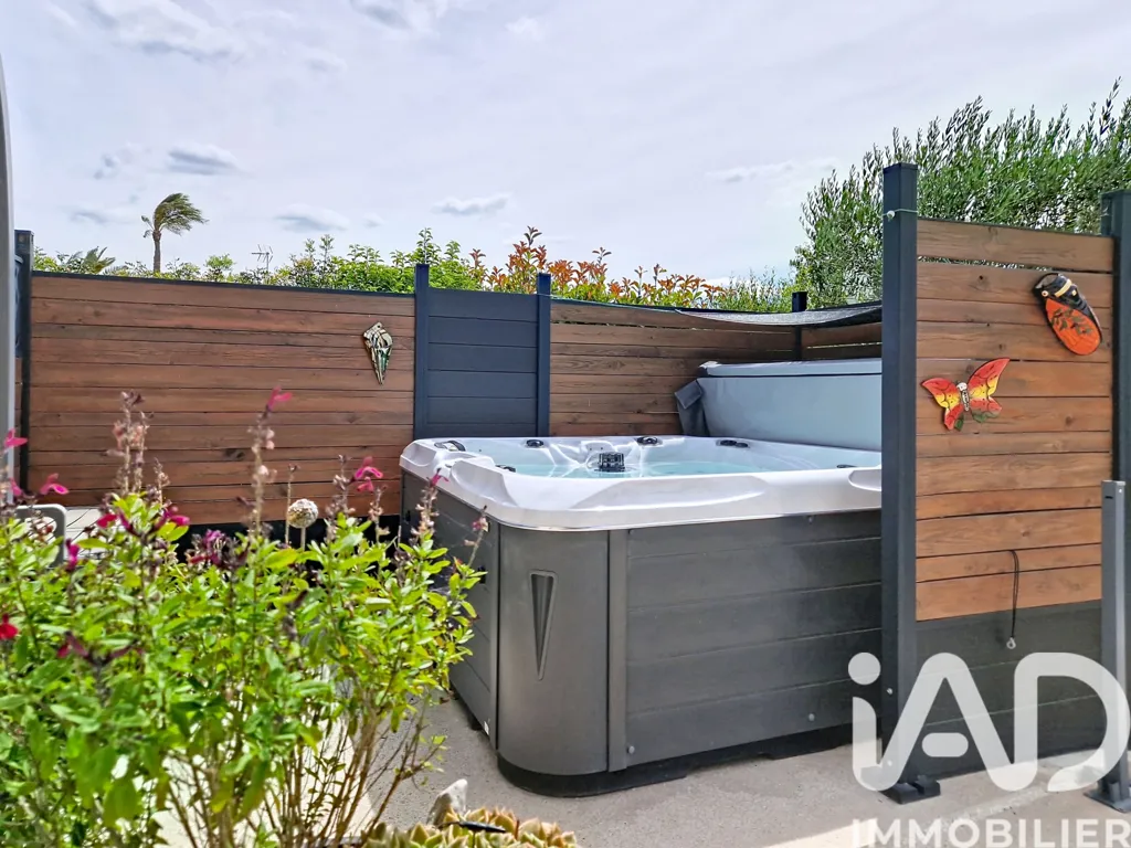 Piscina - Modern House with Jacuzzi Garden in Roujan