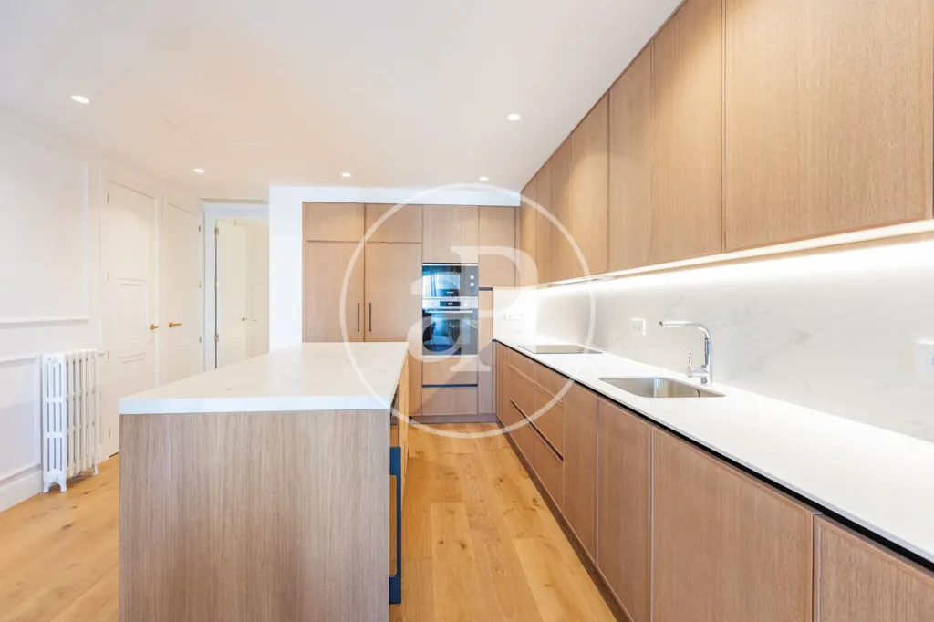 3 magamistoaga korter asukohas Madrid