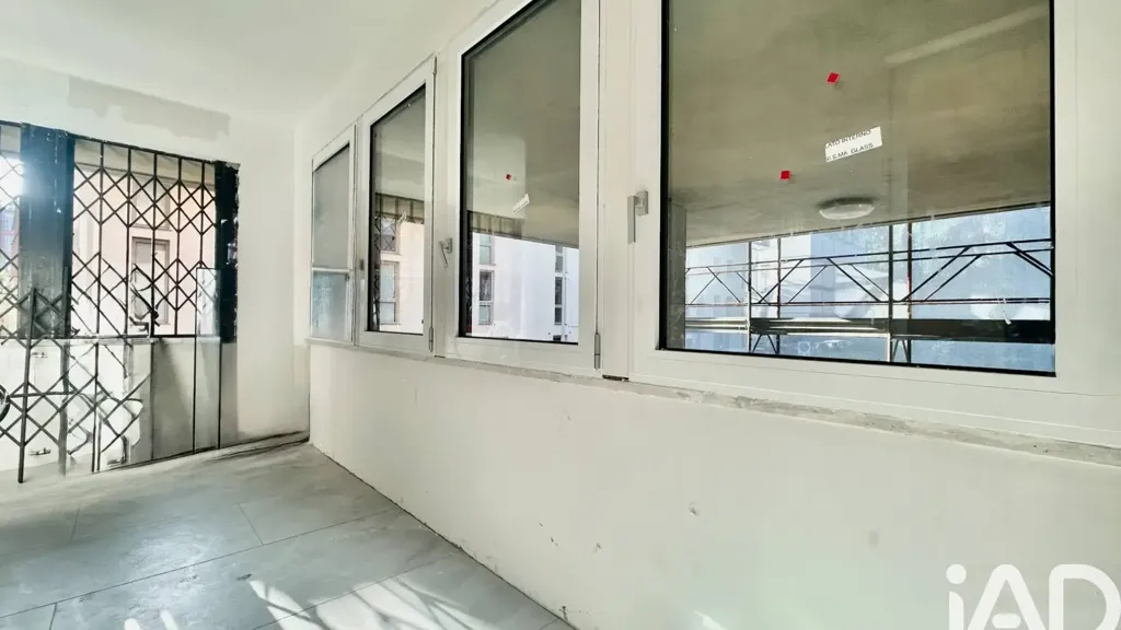 Pièces - Modern Triplex with Balcony in Florence