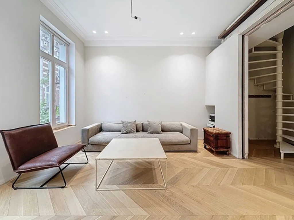 Séjour - Duplex avec Jardin dans le Quartier Louise