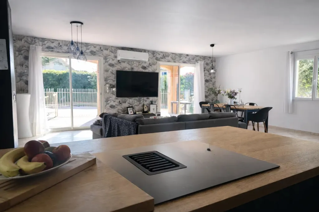 Detached 6-Bed House with Pool in Saint-Sulpice-La-Pointe