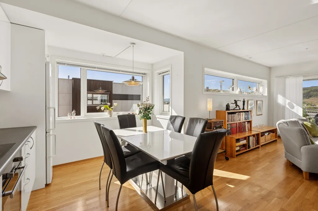Söögituba - Modern Apartment with West-Facing Terrace in Lillehammer