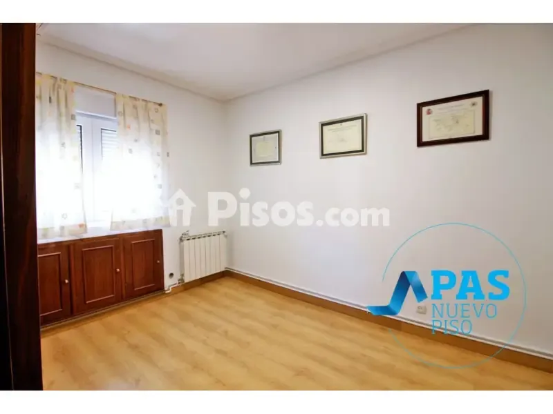 Rooms - Central Flat with South-Facing Balcony in Santander