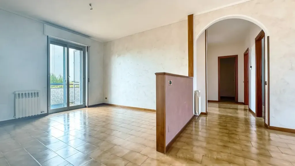 Séjour - Trilocale with Private Garden in Momo
