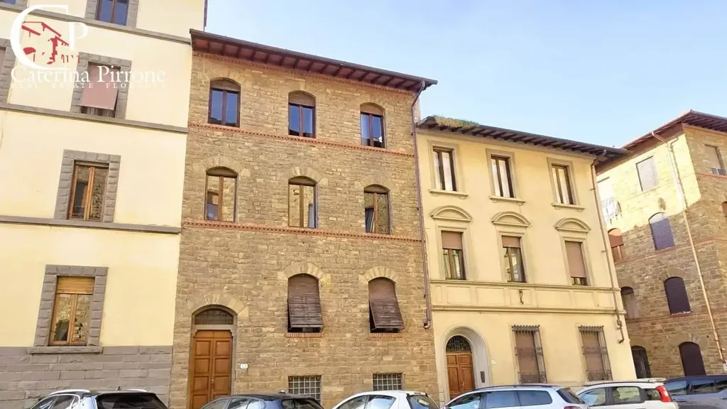 Välivaade - Quadrilocale in Historic Stone Building, Florence