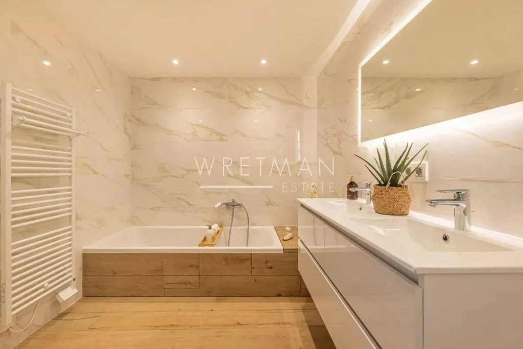 Salles de bain - Appartement Luxe avec Piscine à Les Adrets-de-l'Estérel